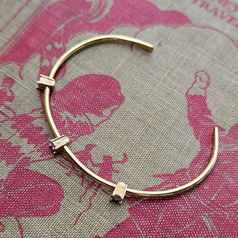 Avon Gold Tone Rhinestone Cuff Bracelet Vintage Minimalist Open Bangle